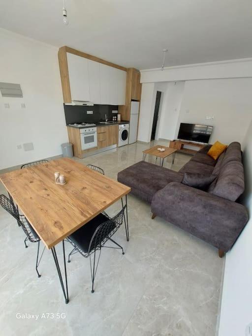 1 Bedroom Home - New Furnishings Trikomo Exterior photo
